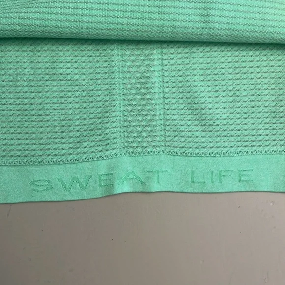 Lululemon’s Swiftly Tech Crew T in lime green (size 6) - Picture 3 of 10
